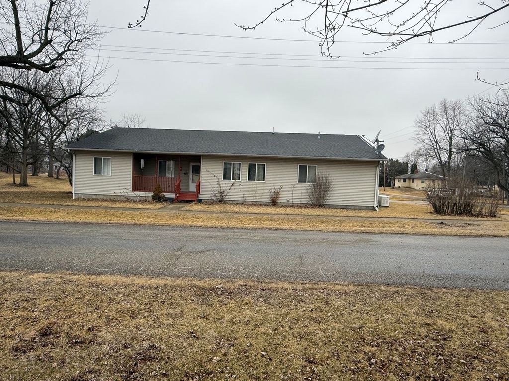 319 N Fourth Street, Neponset, IL 61345