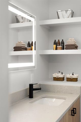 144 Oakes Street 2004, Grand Rapids, MI 49503