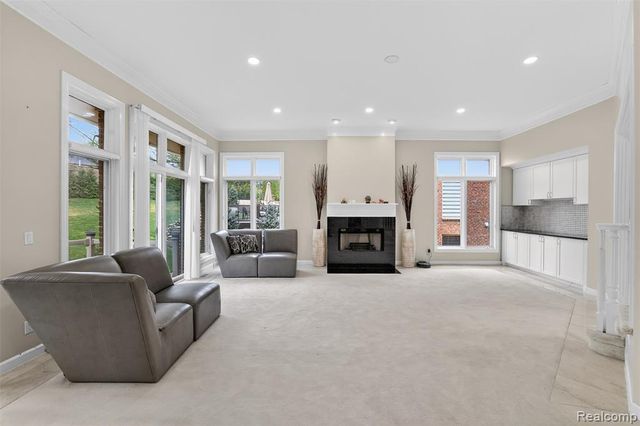 6620 Minnow Pond Drive, West Bloomfield, MI 48322
