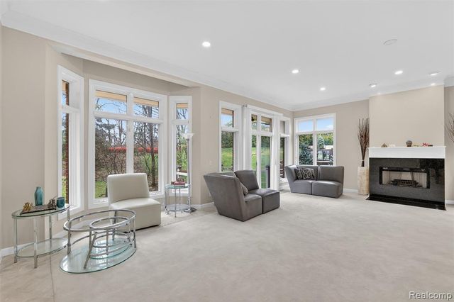 6620 Minnow Pond Drive, West Bloomfield, MI 48322