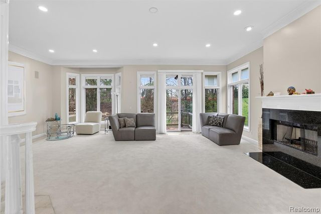 6620 Minnow Pond Drive, West Bloomfield, MI 48322