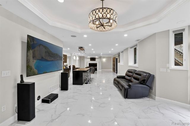 6620 Minnow Pond Drive, West Bloomfield, MI 48322