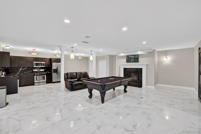 6620 Minnow Pond Drive, West Bloomfield, MI 48322