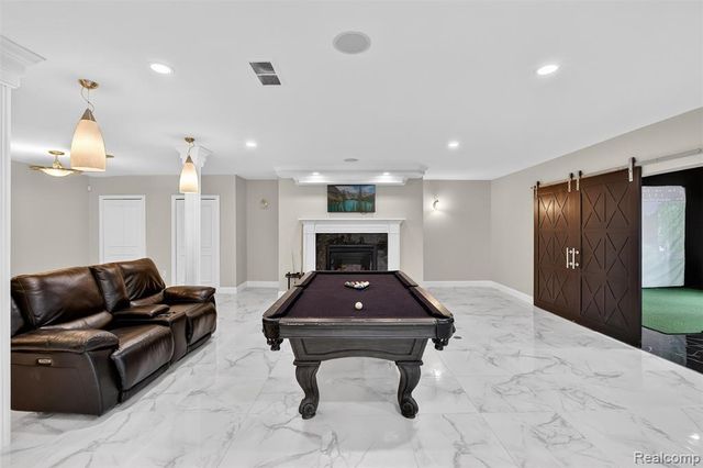 6620 Minnow Pond Drive, West Bloomfield, MI 48322