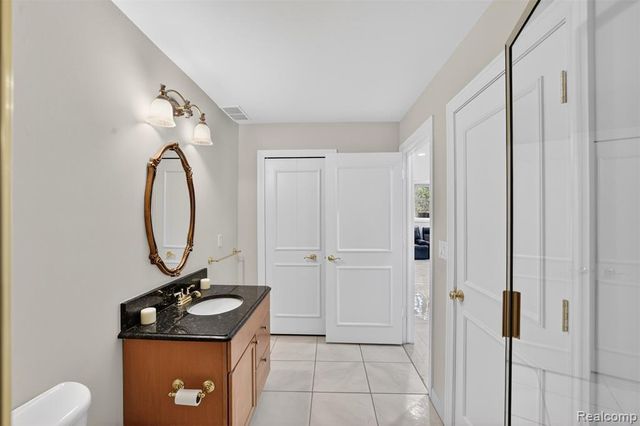 6620 Minnow Pond Drive, West Bloomfield, MI 48322