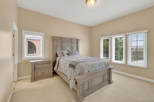 6620 Minnow Pond Drive, West Bloomfield, MI 48322