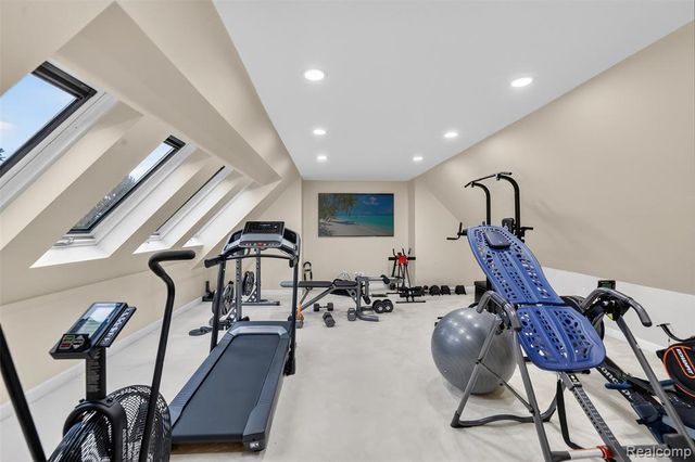 6620 Minnow Pond Drive, West Bloomfield, MI 48322