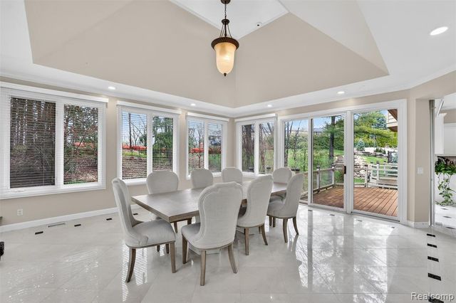 6620 Minnow Pond Drive, West Bloomfield, MI 48322