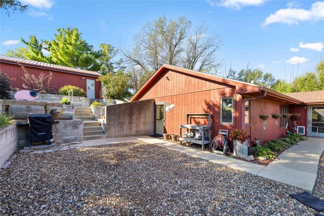 2496 SE 83rd Court, Runnells, IA 50237