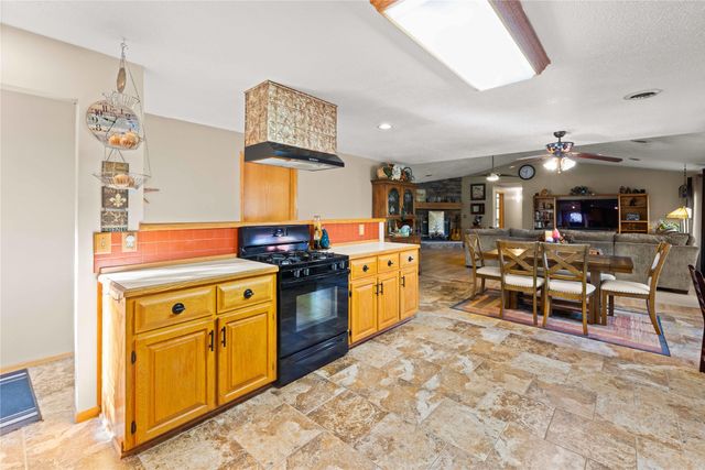 2496 SE 83rd Court, Runnells, IA 50237