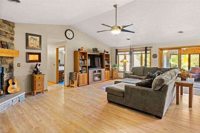 2496 SE 83rd Court, Runnells, IA 50237