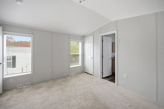 4 Roby Lane, Lee, NH 03861