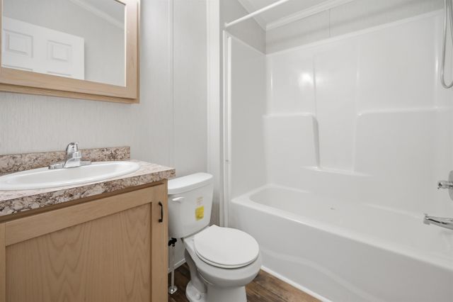 4 Roby Lane, Lee, NH 03861