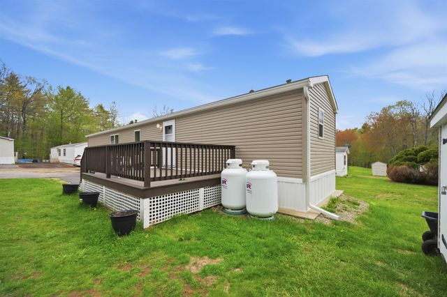 4 Roby Lane, Lee, NH 03861