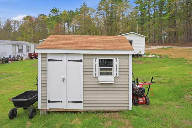 4 Roby Lane, Lee, NH 03861
