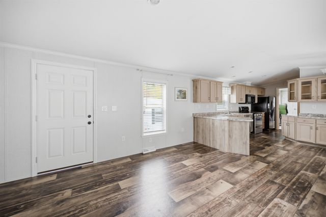 4 Roby Lane, Lee, NH 03861