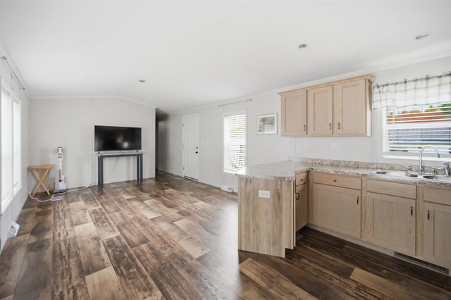 4 Roby Lane, Lee, NH 03861
