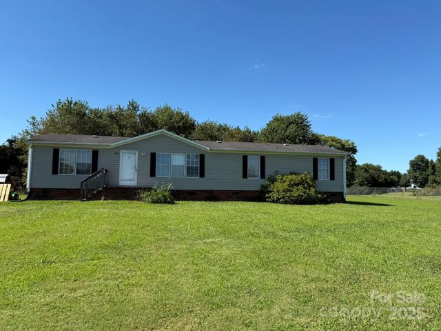 146 Cartwright Road, Harmony, NC 28634