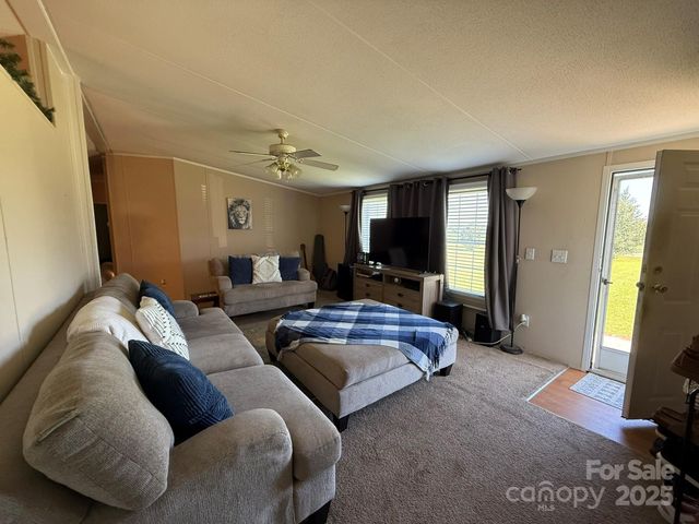 146 Cartwright Road, Harmony, NC 28634