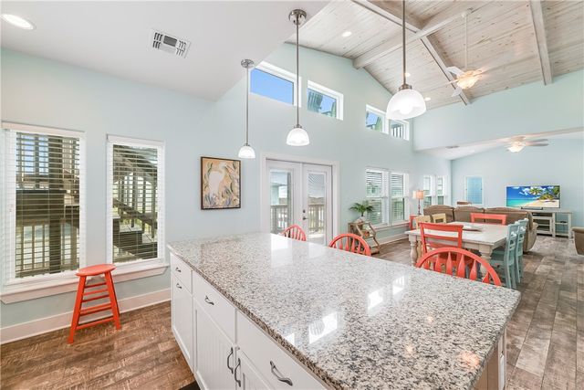 821 Oceanside, Port Aransas, TX 78373