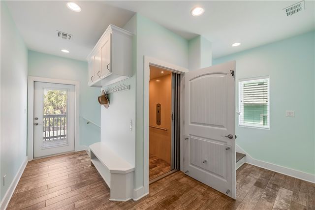 821 Oceanside, Port Aransas, TX 78373