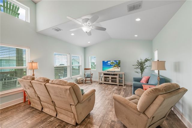 821 Oceanside, Port Aransas, TX 78373