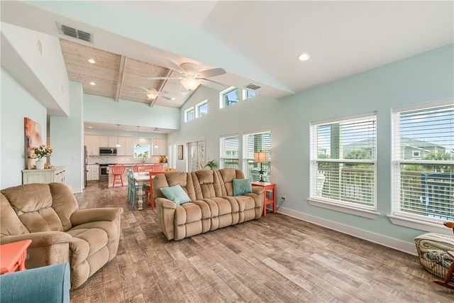 821 Oceanside, Port Aransas, TX 78373