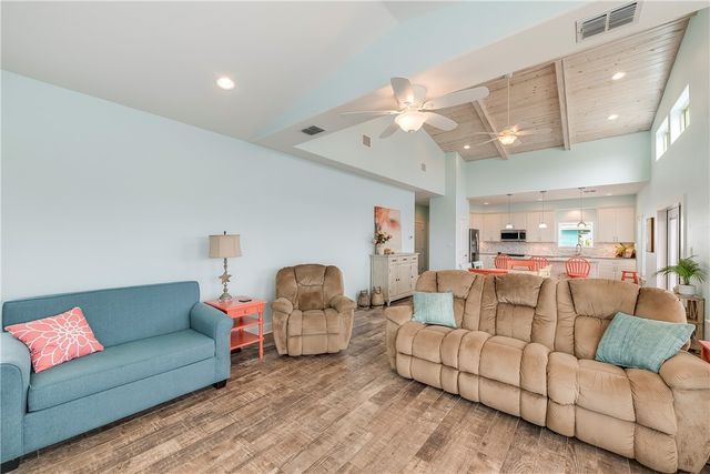 821 Oceanside, Port Aransas, TX 78373