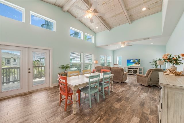 821 Oceanside, Port Aransas, TX 78373