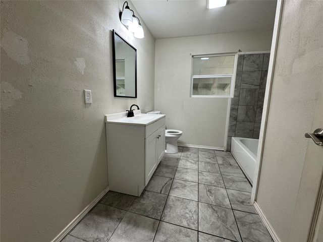 1605 Jackson Street, Commerce, TX 75428