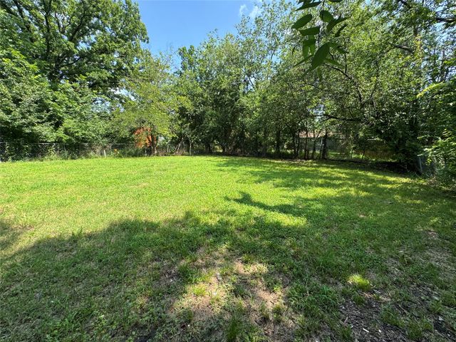 1605 Jackson Street, Commerce, TX 75428