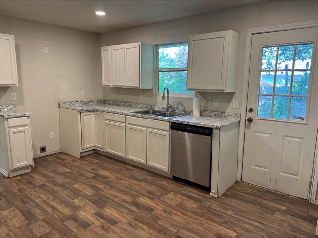 1605 Jackson Street, Commerce, TX 75428
