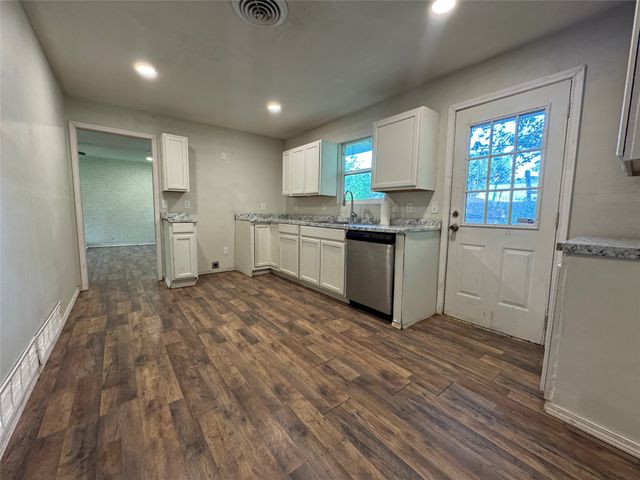 1605 Jackson Street, Commerce, TX 75428
