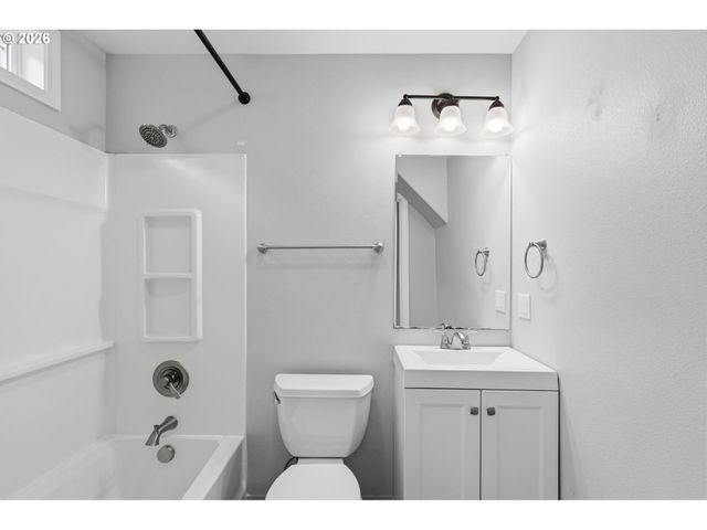 10505 Nw 2ND St, Portland, OR 97231