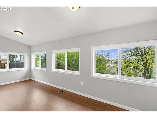 10505 Nw 2ND St, Portland, OR 97231