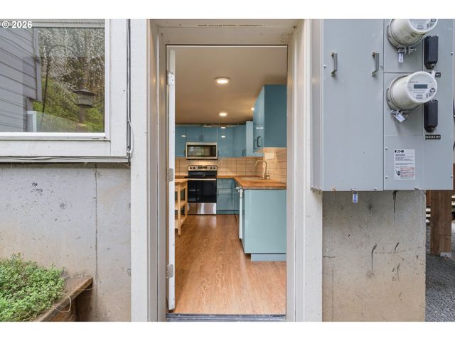 10505 Nw 2ND St, Portland, OR 97231