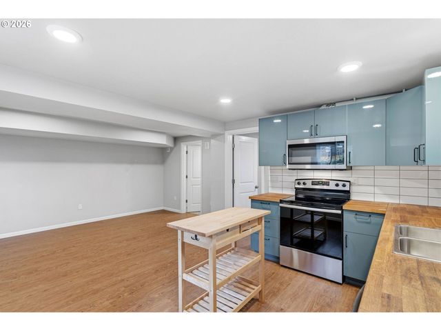 10505 Nw 2ND St, Portland, OR 97231