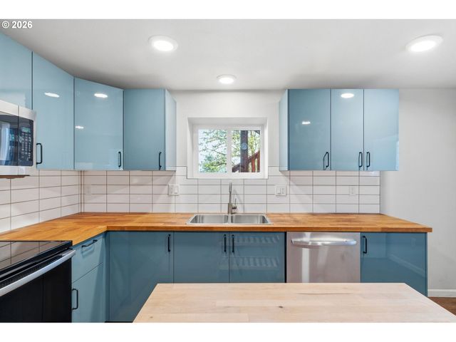 10505 Nw 2ND St, Portland, OR 97231