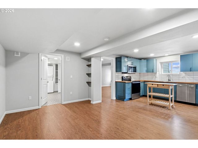 10505 Nw 2ND St, Portland, OR 97231