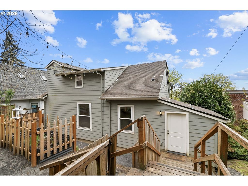 10505 Nw 2ND St, Portland, OR 97231