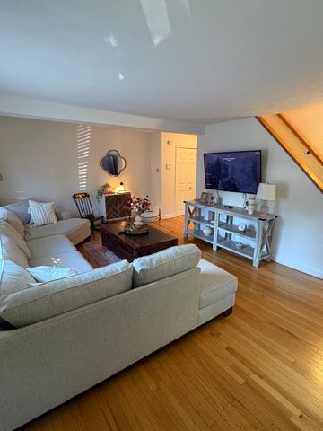 22 School St 22, Westborough, MA 01581