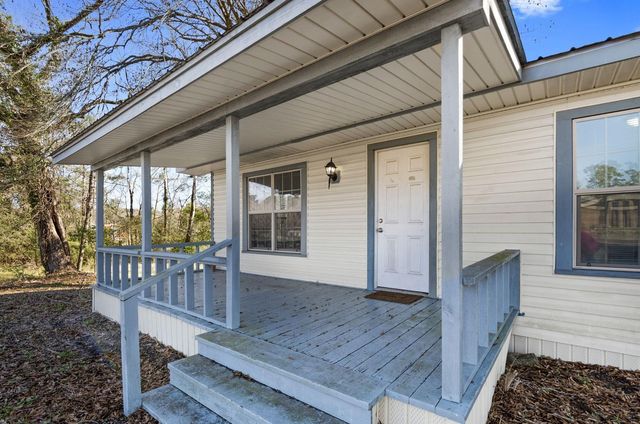 472 E Main Street, Zavalla, TX 75980