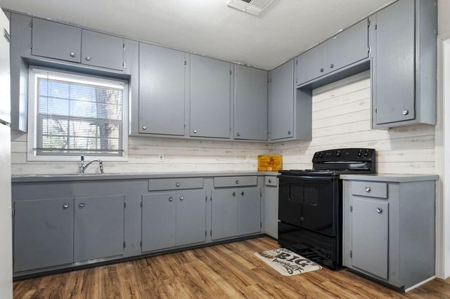 472 E Main Street, Zavalla, TX 75980