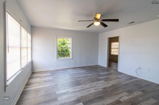 2911 ARMORY ROAD, Wichita Falls, TX 76302