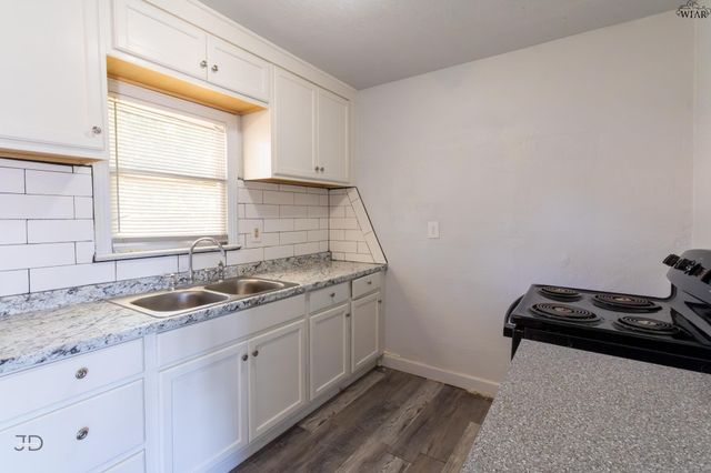 2911 ARMORY ROAD, Wichita Falls, TX 76302