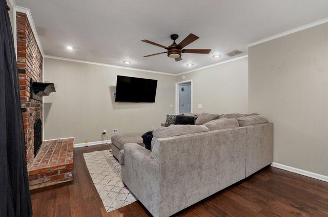 2117 E Montclair Street, Springfield, MO 65804