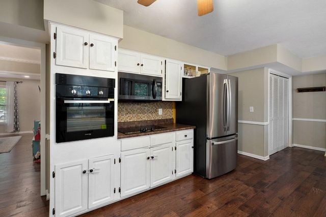 2117 E Montclair Street, Springfield, MO 65804