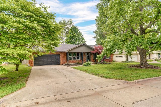 2117 E Montclair Street, Springfield, MO 65804