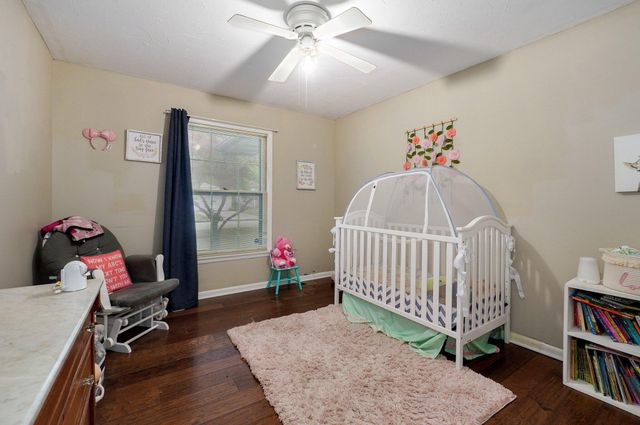 2117 E Montclair Street, Springfield, MO 65804