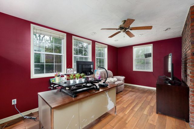 2117 E Montclair Street, Springfield, MO 65804